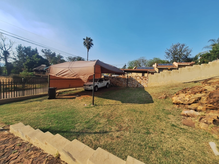 To Let 2 Bedroom Property for Rent in Meerhof North West